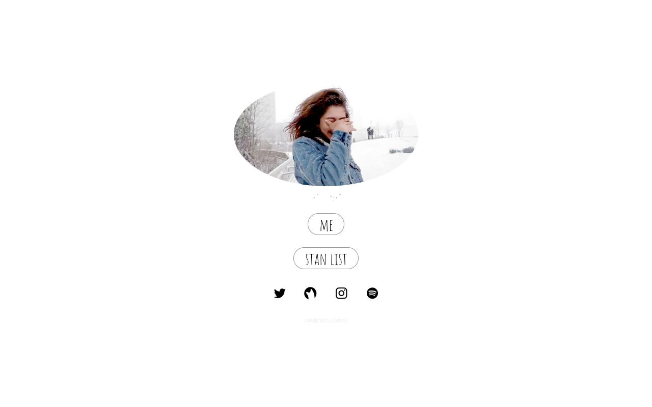 Carrd profile picture for @zendaya